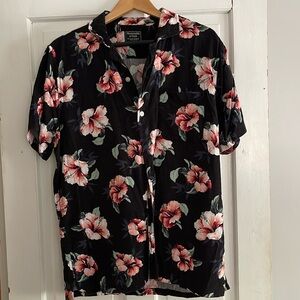 Abercrombie & Fitch Floral Print Short Sleeved L